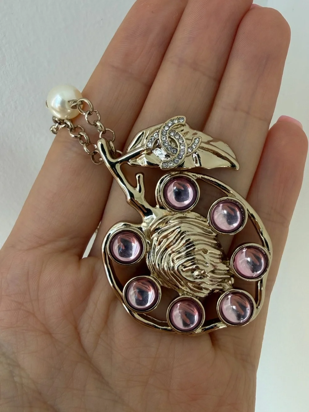 CHANEL Pendant Necklace with Pink Crystal Accents🌸